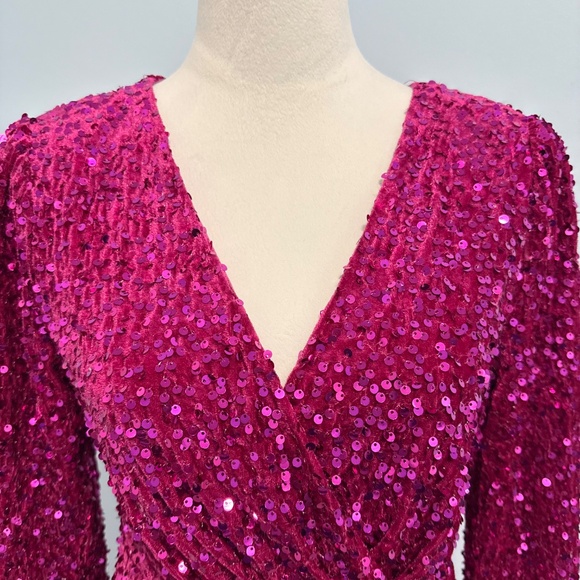 LOVE RICHE Pink Velvet Sequin Long Sleeve V Neck Wrapped Mini Dress Size S - Picture 4 of 12